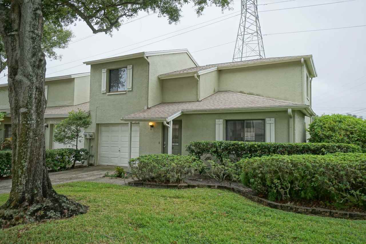 1606 Adams Cir S - Photo 2 of 10