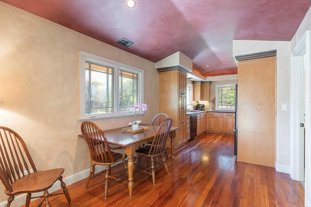 1310 Summit Dr - Photo 3 of 11