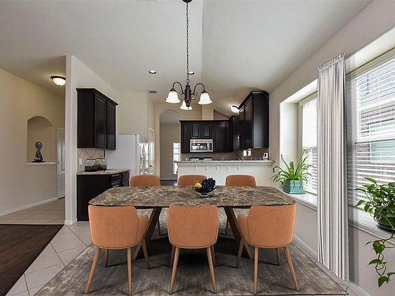 218 Gulf Winds Dr - Photo 2 of 15