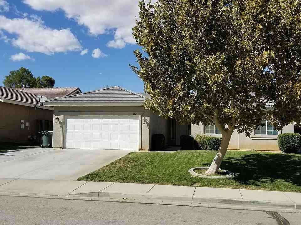 3543 Mount Lassen Ave - Photo 3 of 17