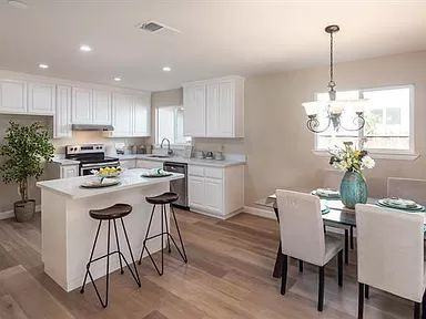 2779 Eulalie Dr - Photo 2 of 8