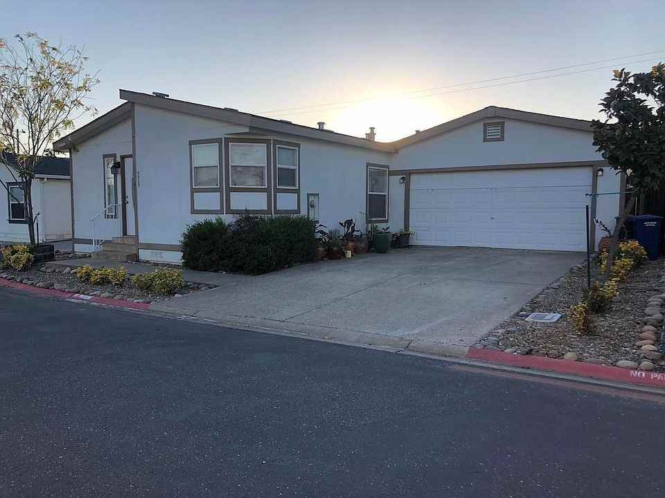 5829 W Park Dr #Ione - Photo 2 of 11