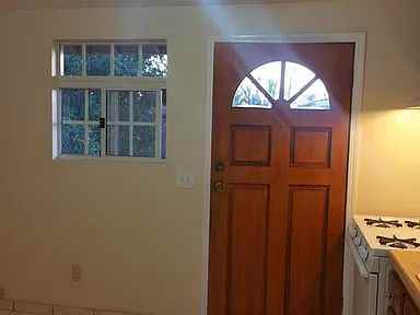 1112 S Broadmoor Ave - Photo 2 of 7