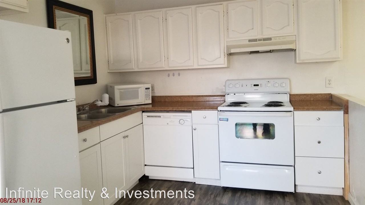 5247 Garden Lane - Photo 3 of 15