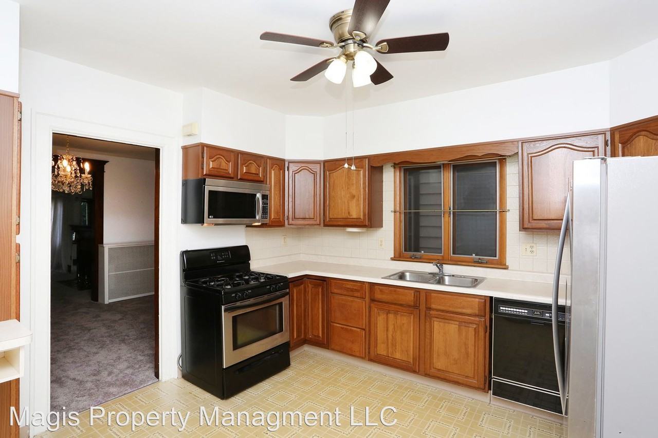 527 Glenwood Ave - Photo 2 of 12