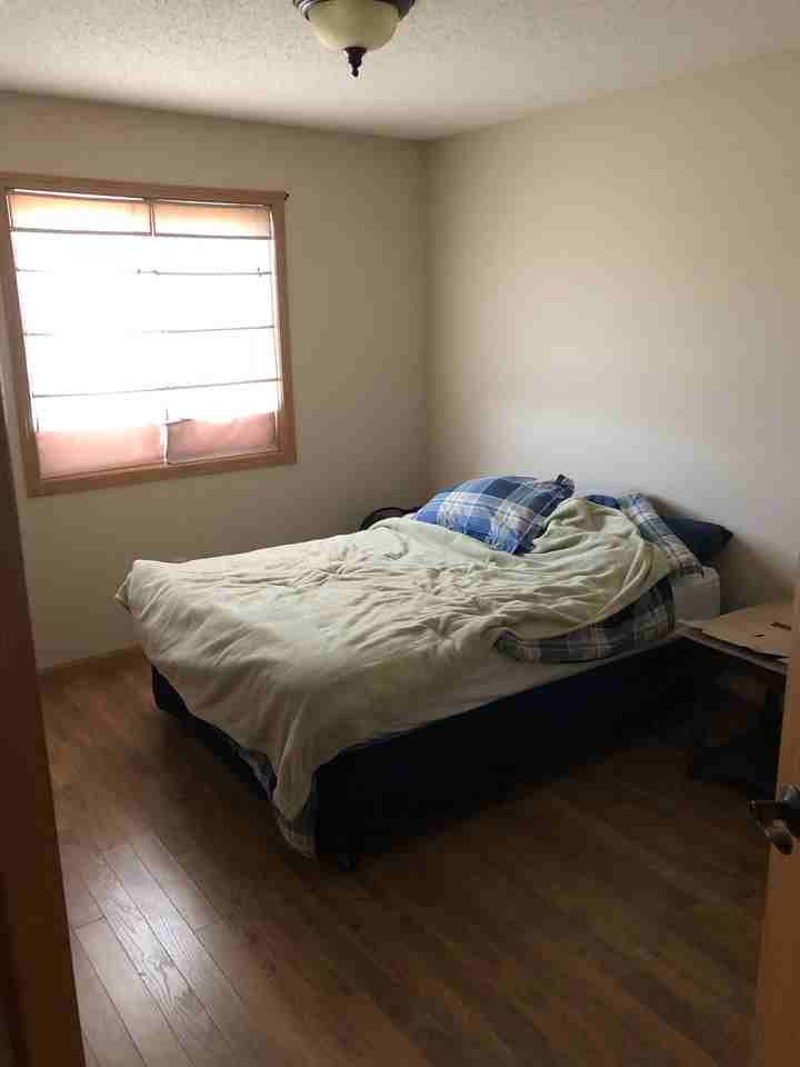 17372 123rd Street Southeast - Photo 2 of 10