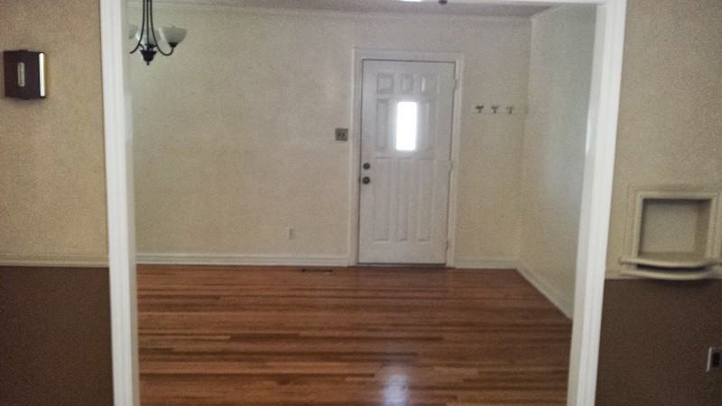 2600 NW 37th St - Photo 3 of 8