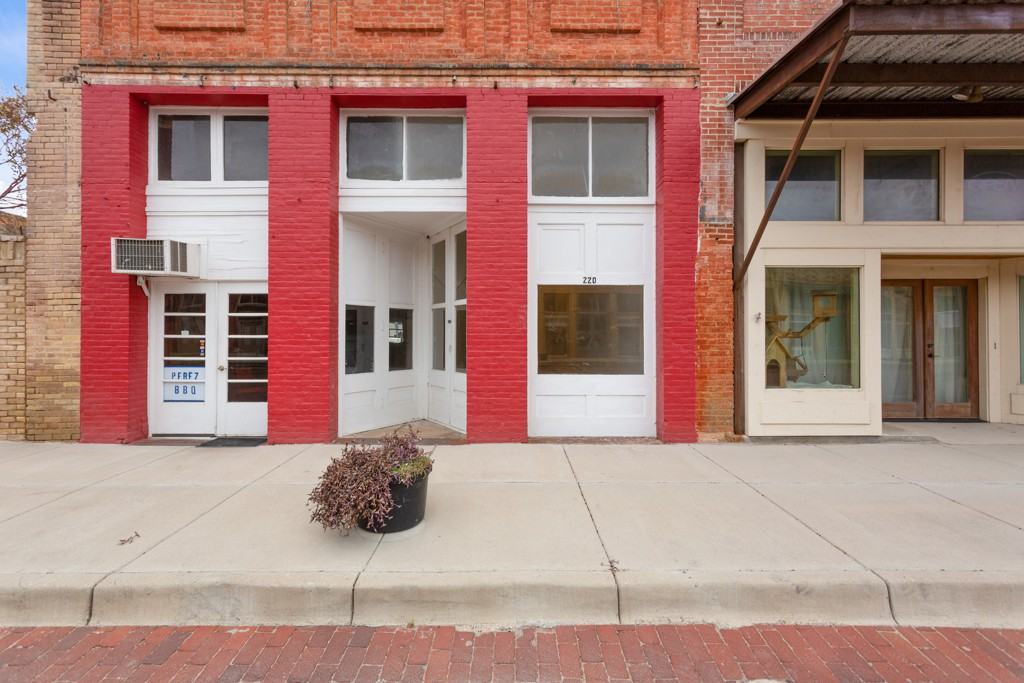 220 Clark Street - Photo 3 of 27