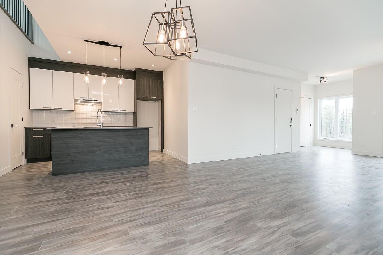 18545 Rue J. A. Bombardier #112 - Photo 2 of 9