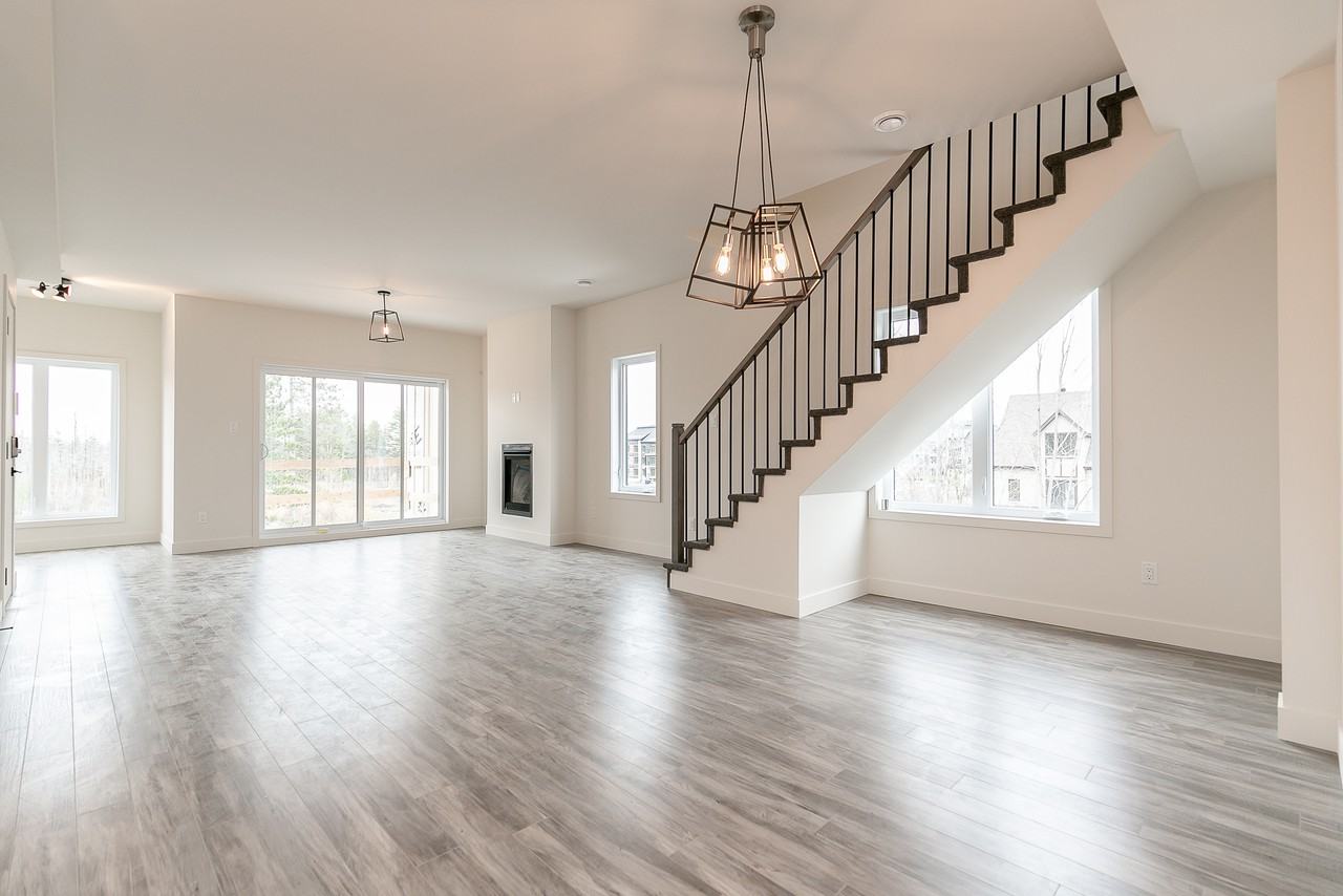 18545 Rue J. A. Bombardier #112 - Photo 3 of 9