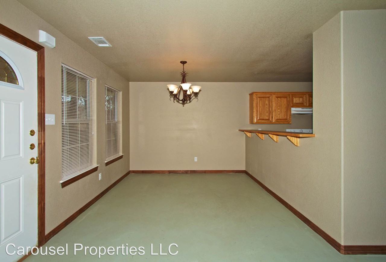 11006 Shady Oaks - Photo 2 of 25