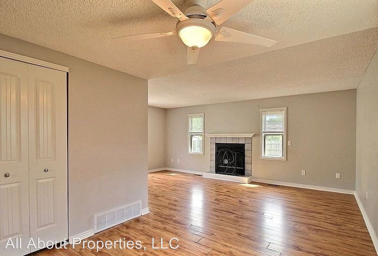 625 Blue Mountain Drive - Photo 3 of 30