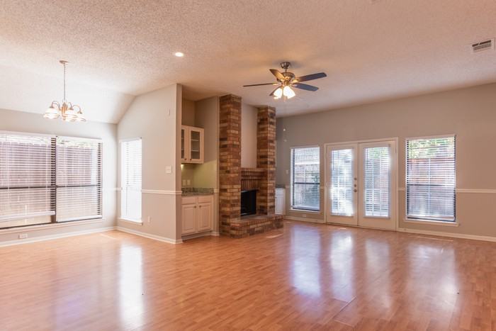 508 Holliday Lane - Photo 2 of 10