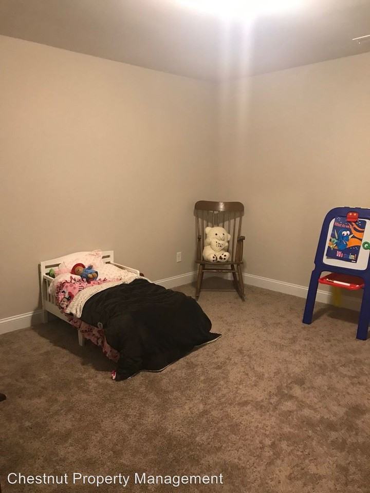 99 Thatcher Dr - Photo 2 of 12