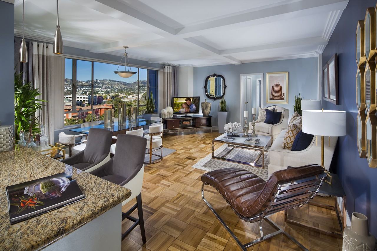 Park La Brea - Photo 5 of 50