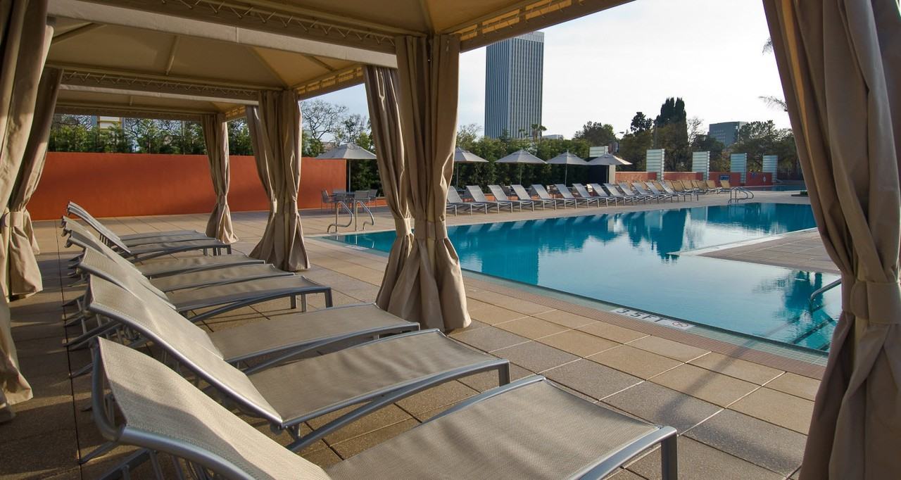 Park La Brea - Photo 3 of 50