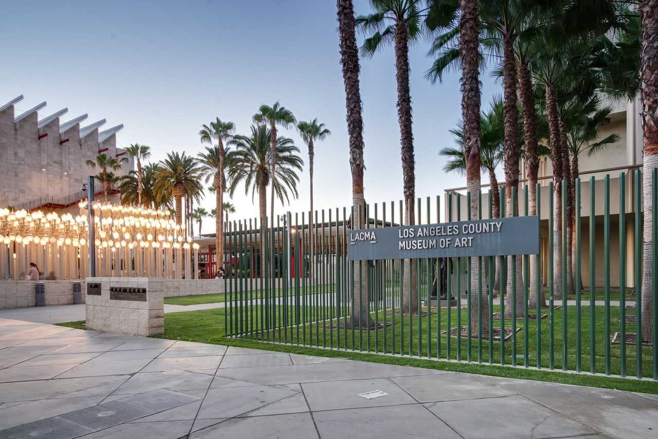 Park La Brea - Photo 4 of 50