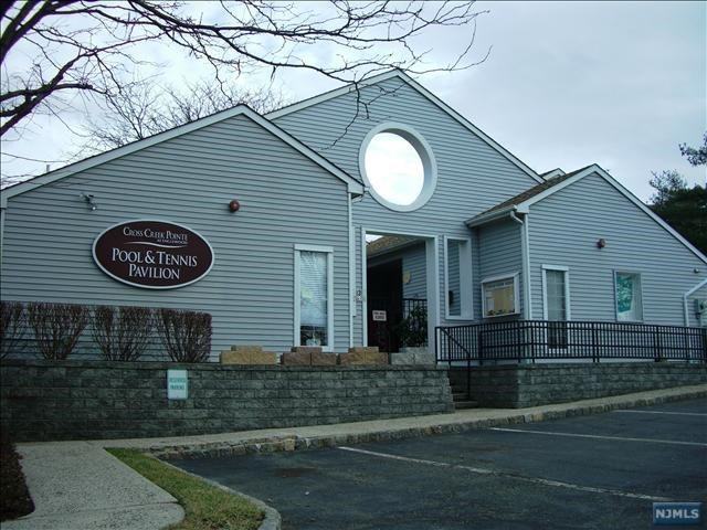 11 Regency Circle - Photo 3 of 15