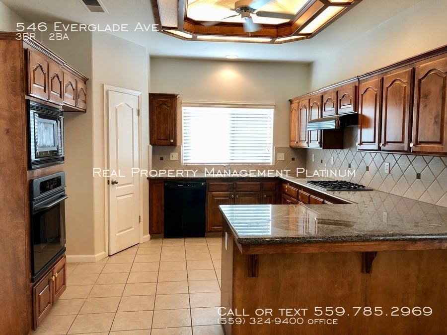 546 Everglade Ave. - Photo 3 of 11