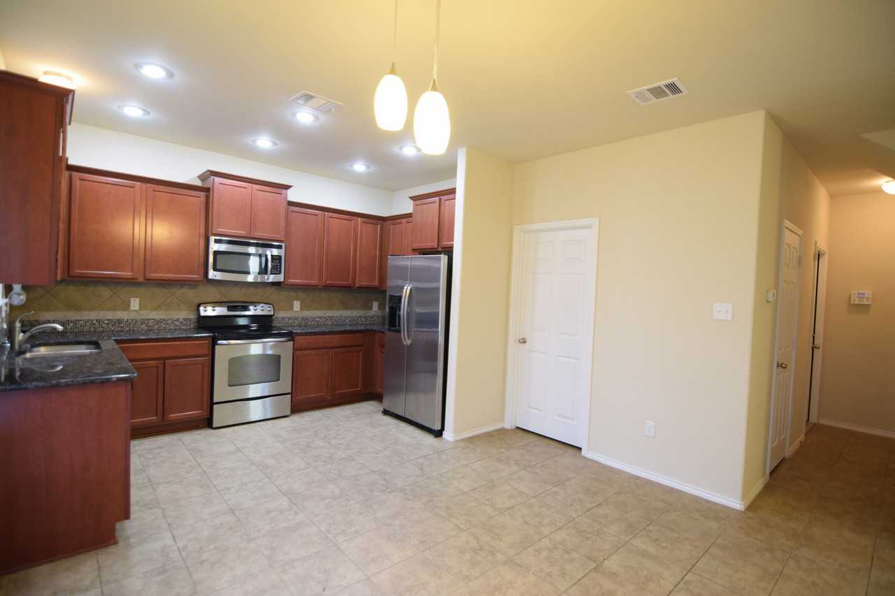 709 Curtis Dr - Photo 4 of 23