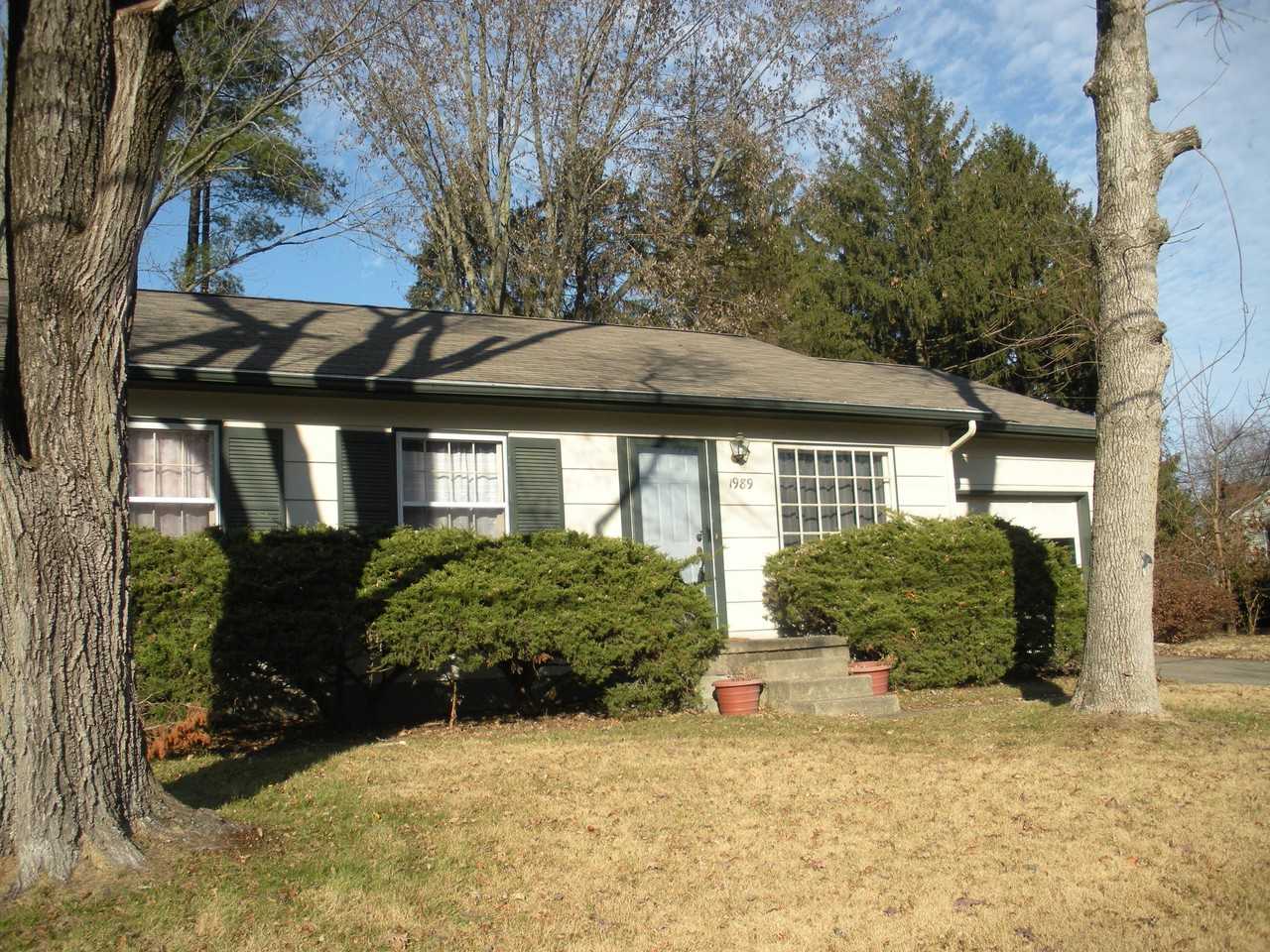 1989 Indian Trail Dr - Photo 2 of 15