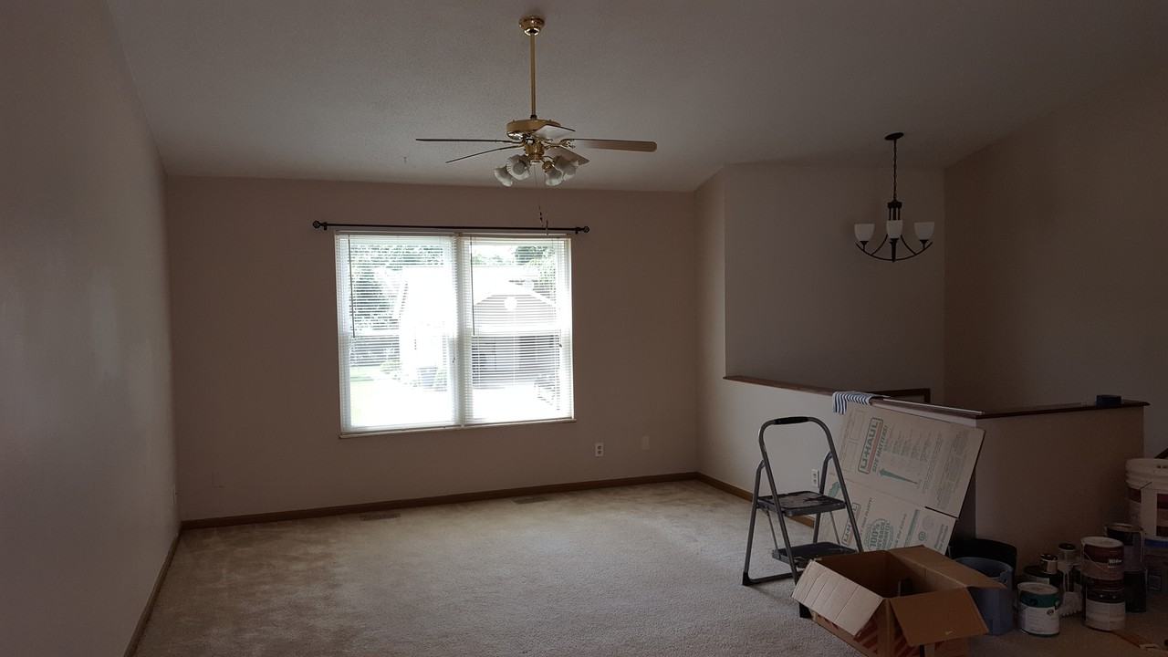 247 Rose Wind Dr - Photo 3 of 10