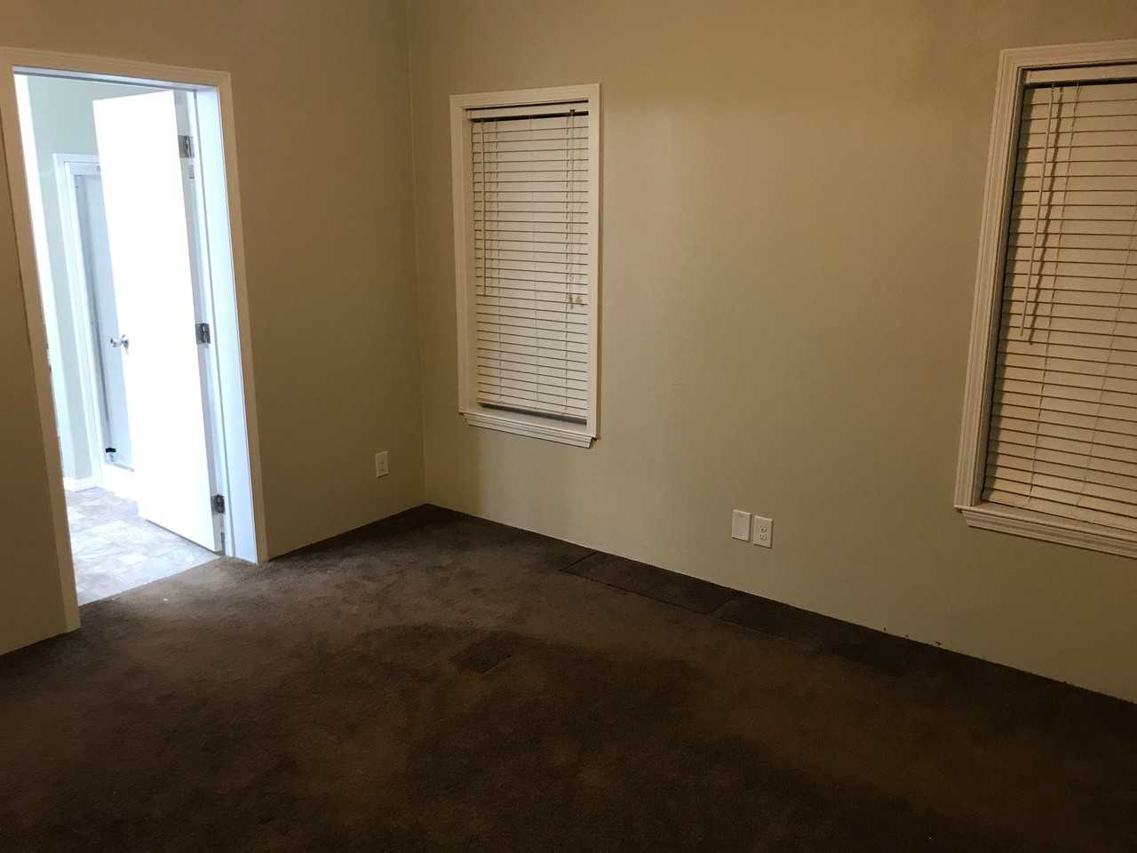 5623 Stoneview Ave - Photo 5 of 9