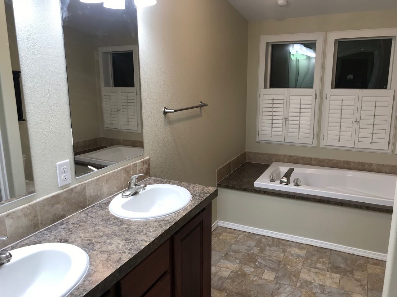 5623 Stoneview Ave - Photo 6 of 9