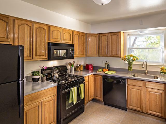 Karl Place - Photo 2 of 6