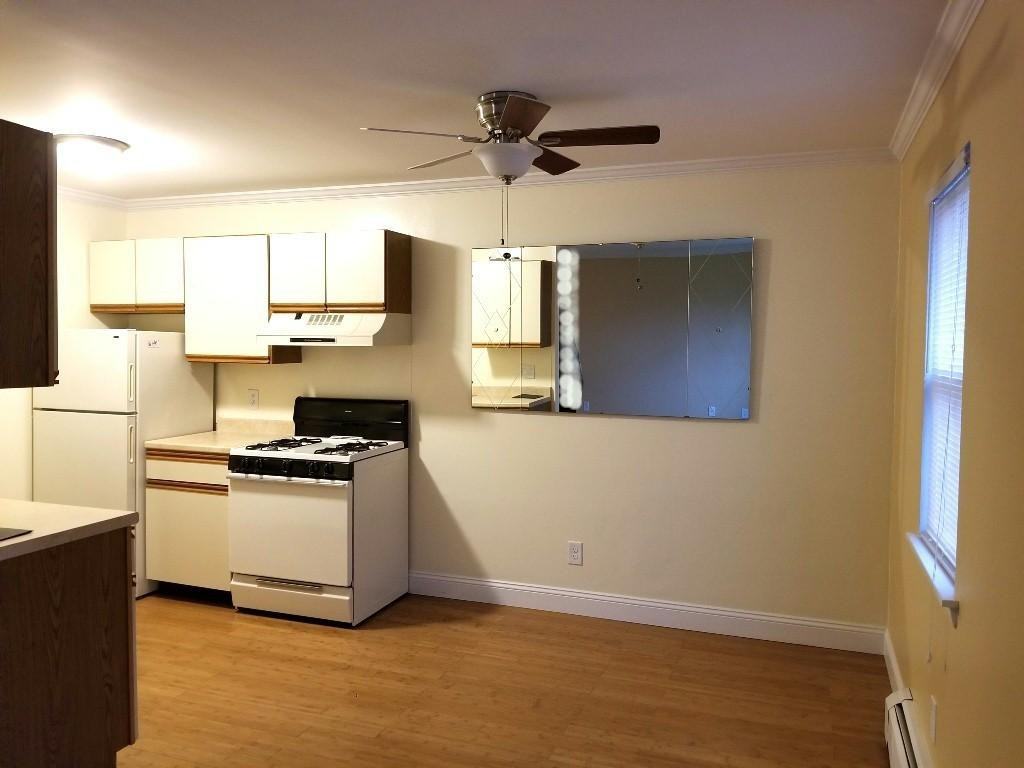 81 Regency Park Dr Unit 81 - Photo 3 of 14