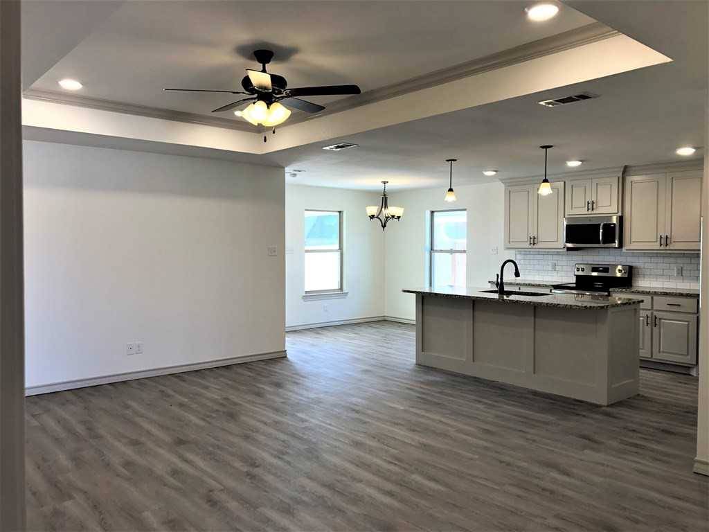 2829 Joshua St - Photo 2 of 24
