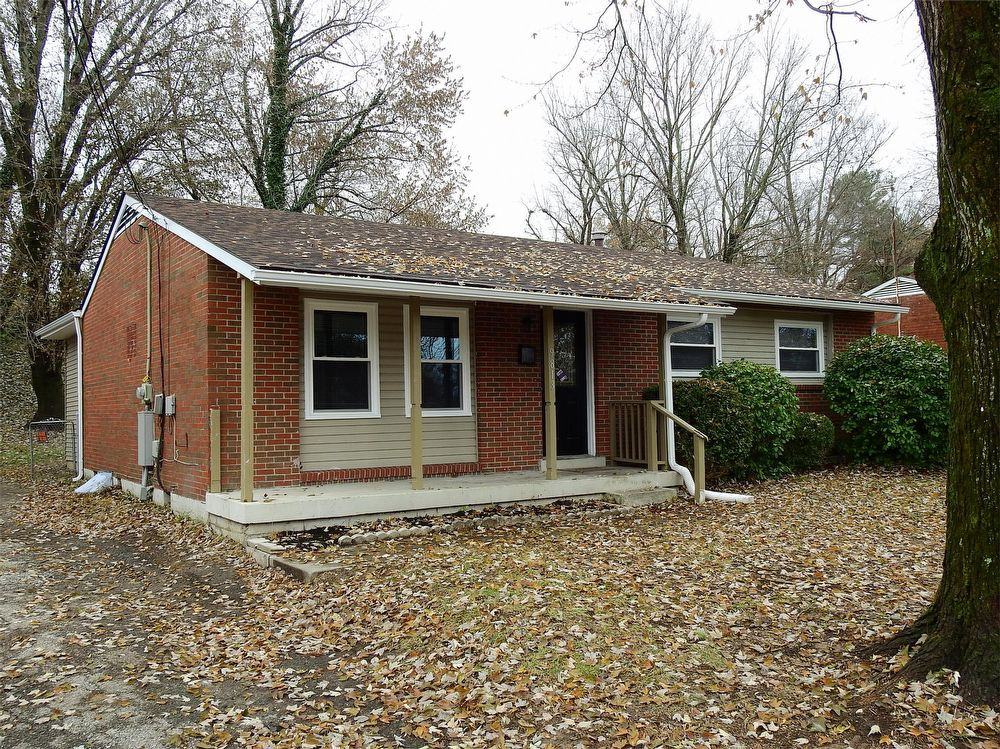 9813 East Avenue - Photo 2 of 32