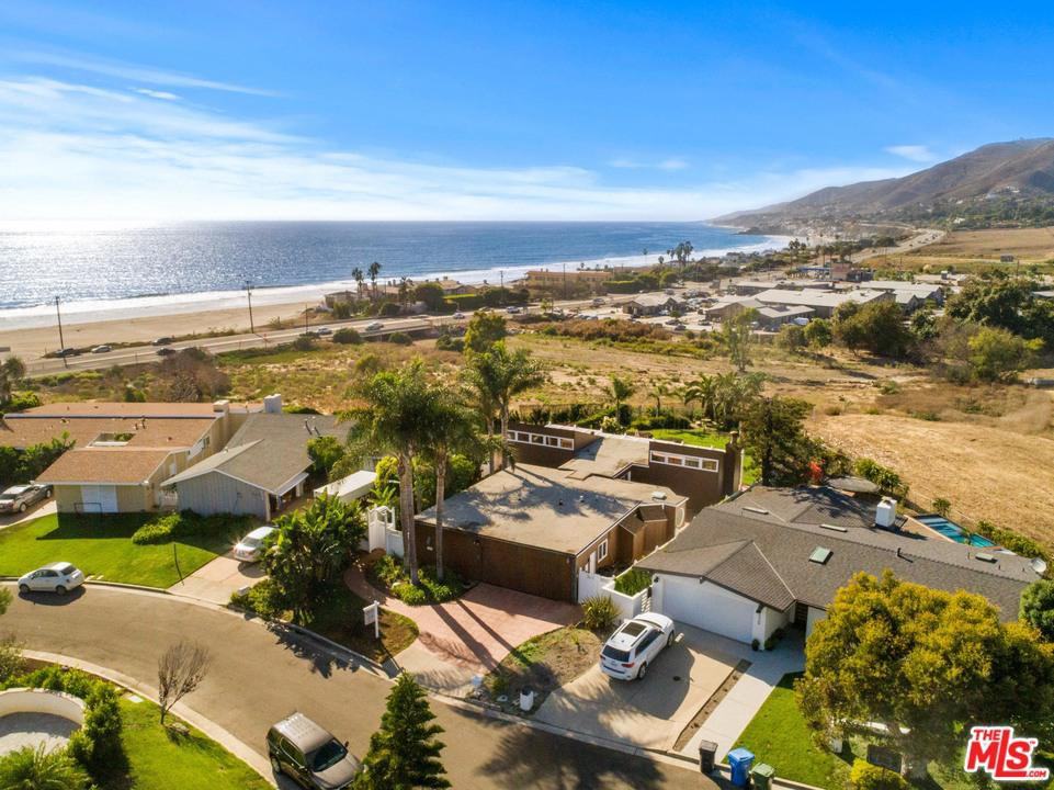 6415 Surfside Way - Photo 2 of 38