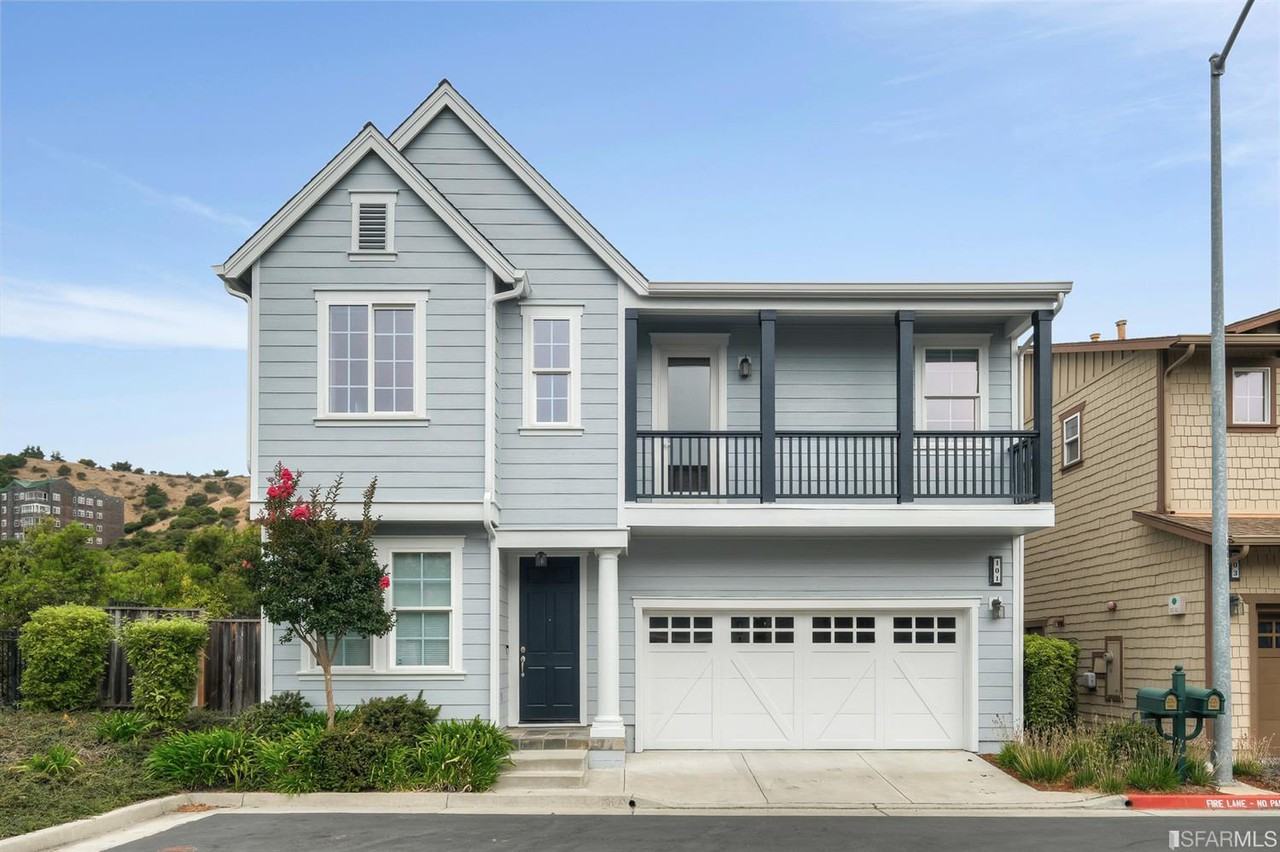 101 Seapoint Court - Photo 2 of 3
