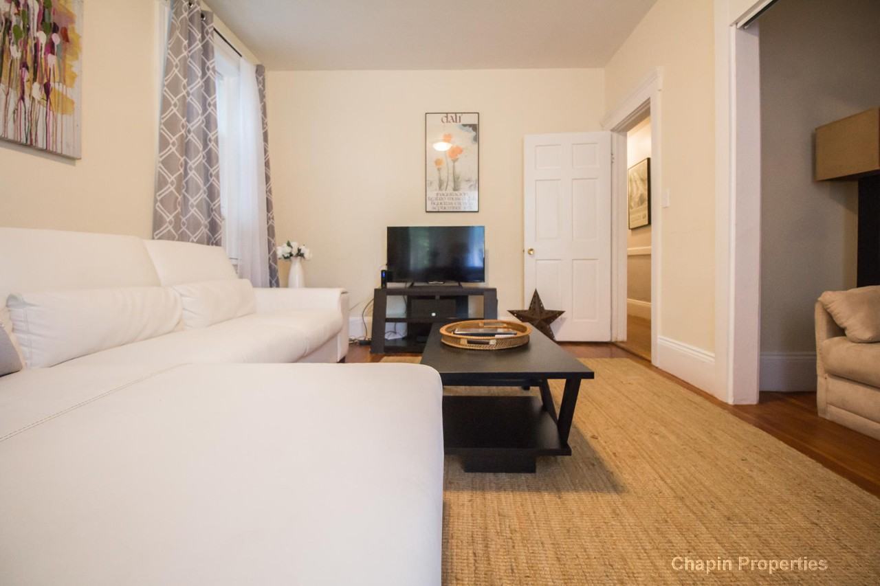 636 Washington St - Photo 2 of 10