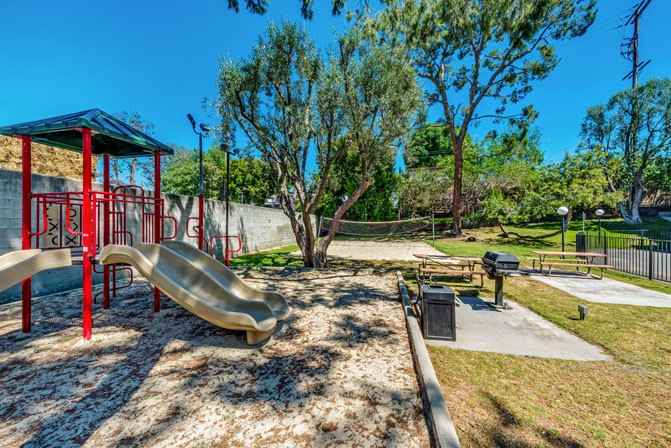 Los Feliz Village - Photo 6 of 26