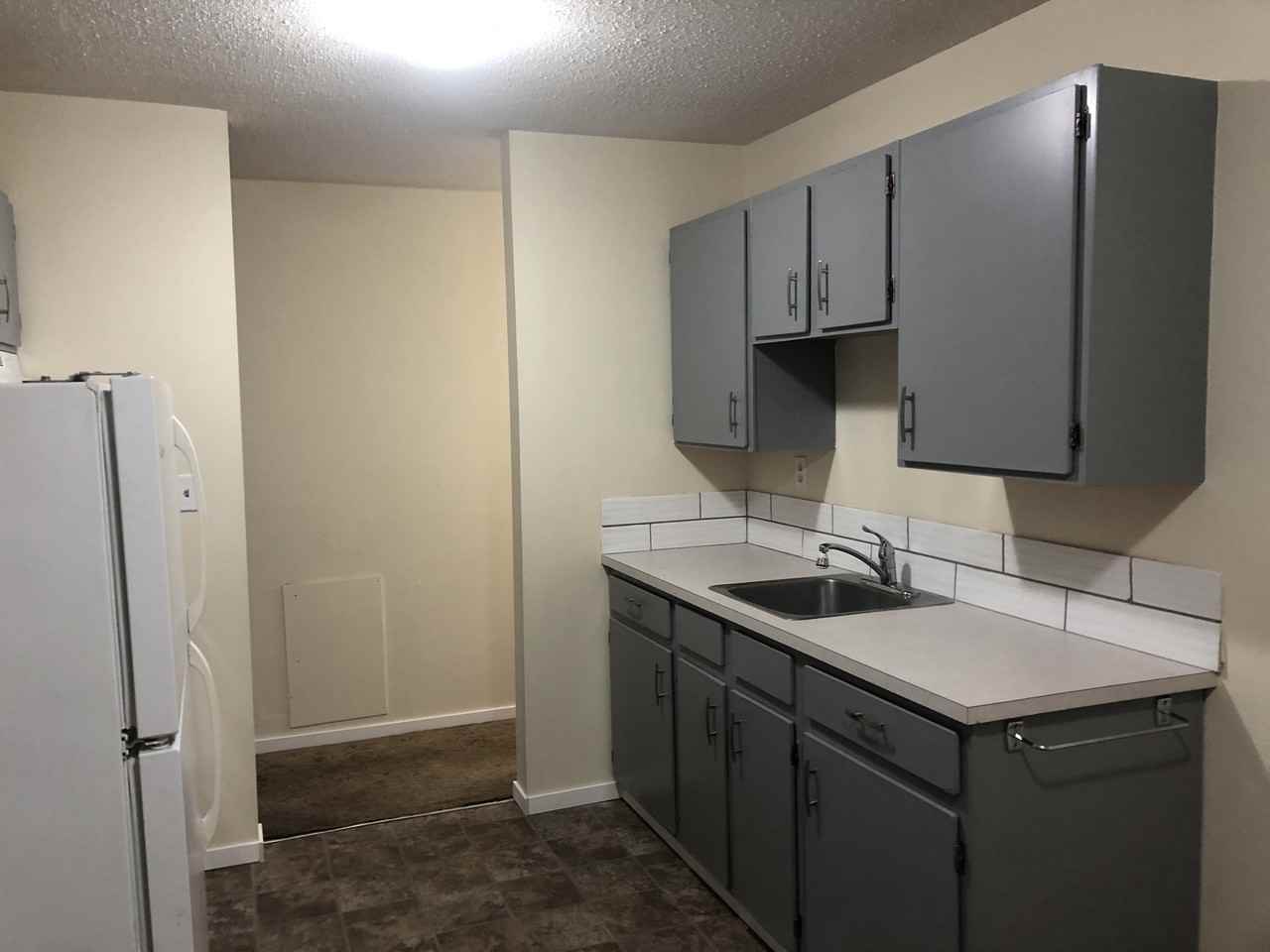 5506 41 Street #4 - Photo 3 of 11