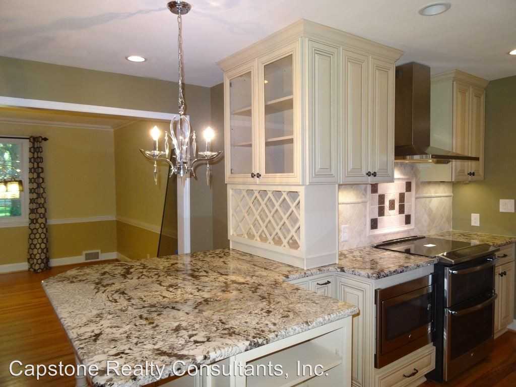 906 Oaklawn Ave - Photo 3 of 11