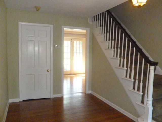 1148 Beverly Rd - Photo 2 of 17