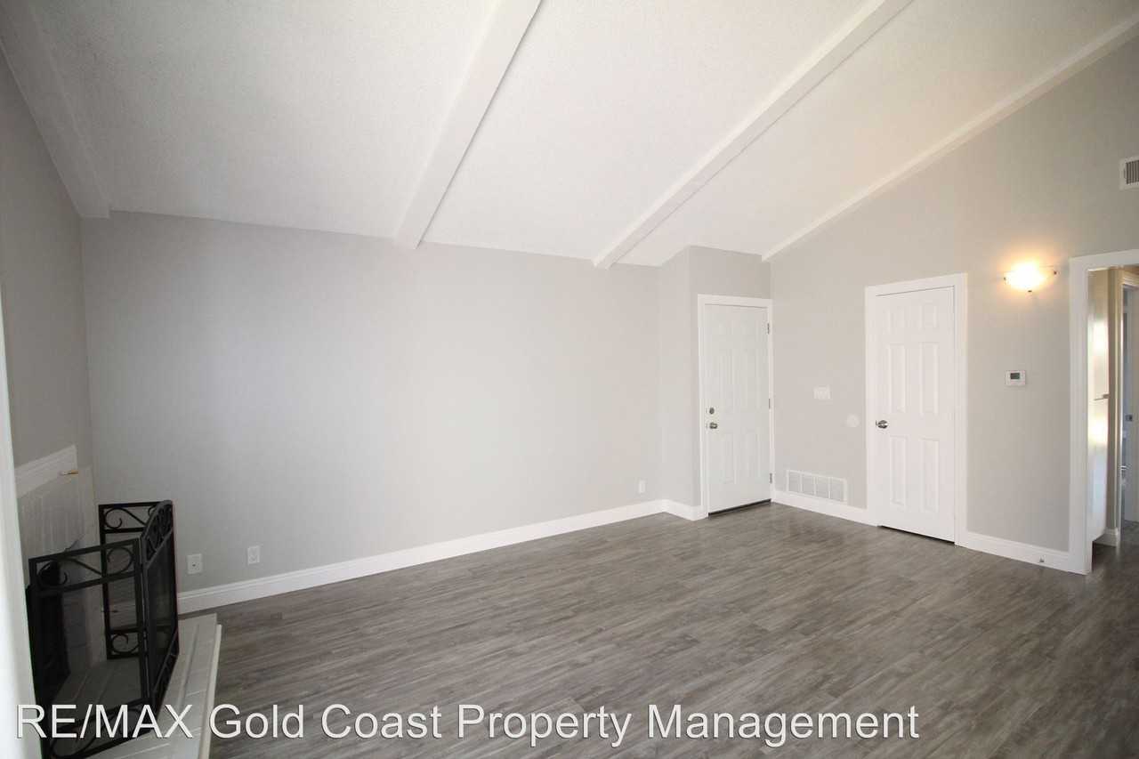 917 Catamaran Street - Photo 3 of 24