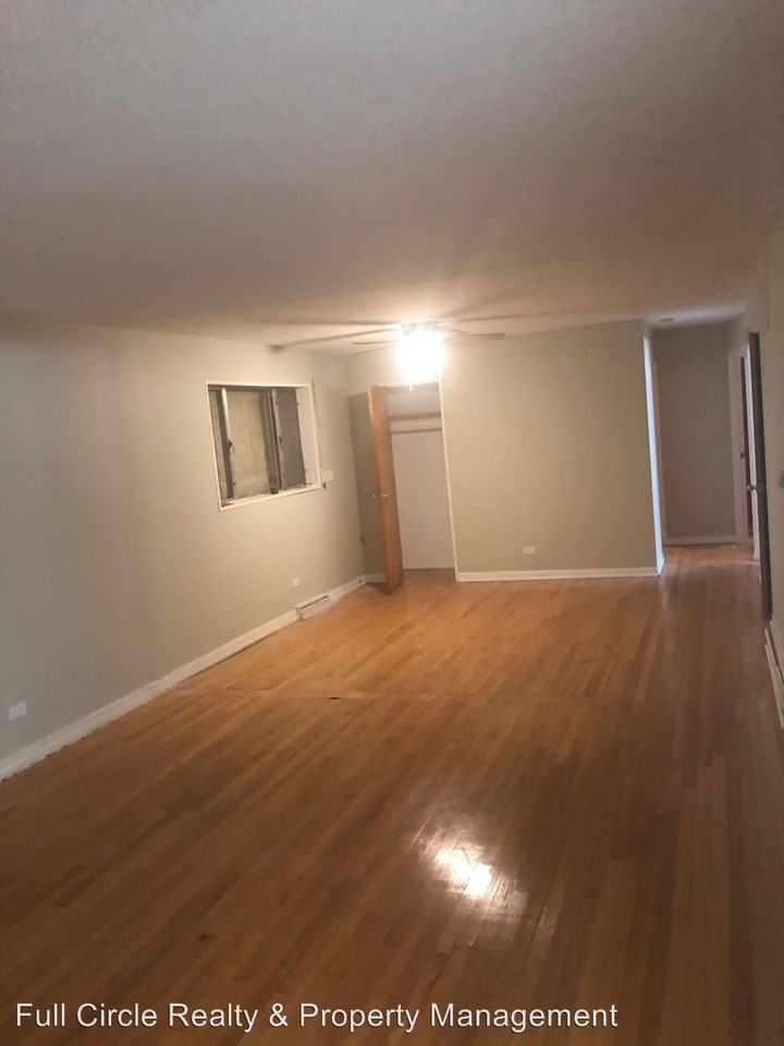 9100 S Essex Ave - Photo 2 of 8