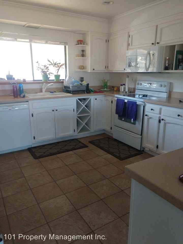 4760 Burke Hill Dr - Photo 3 of 6