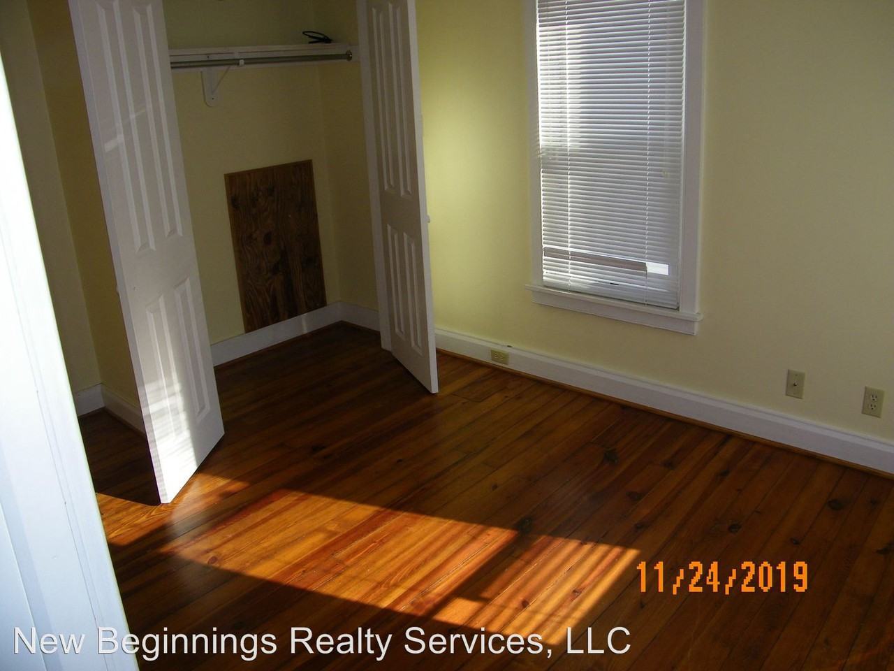 43 N Queen St - Photo 2 of 8