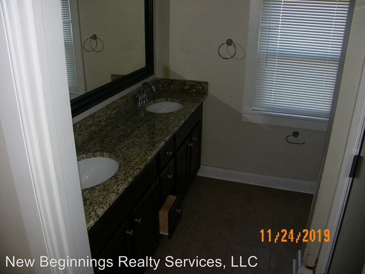 43 N Queen St - Photo 3 of 8