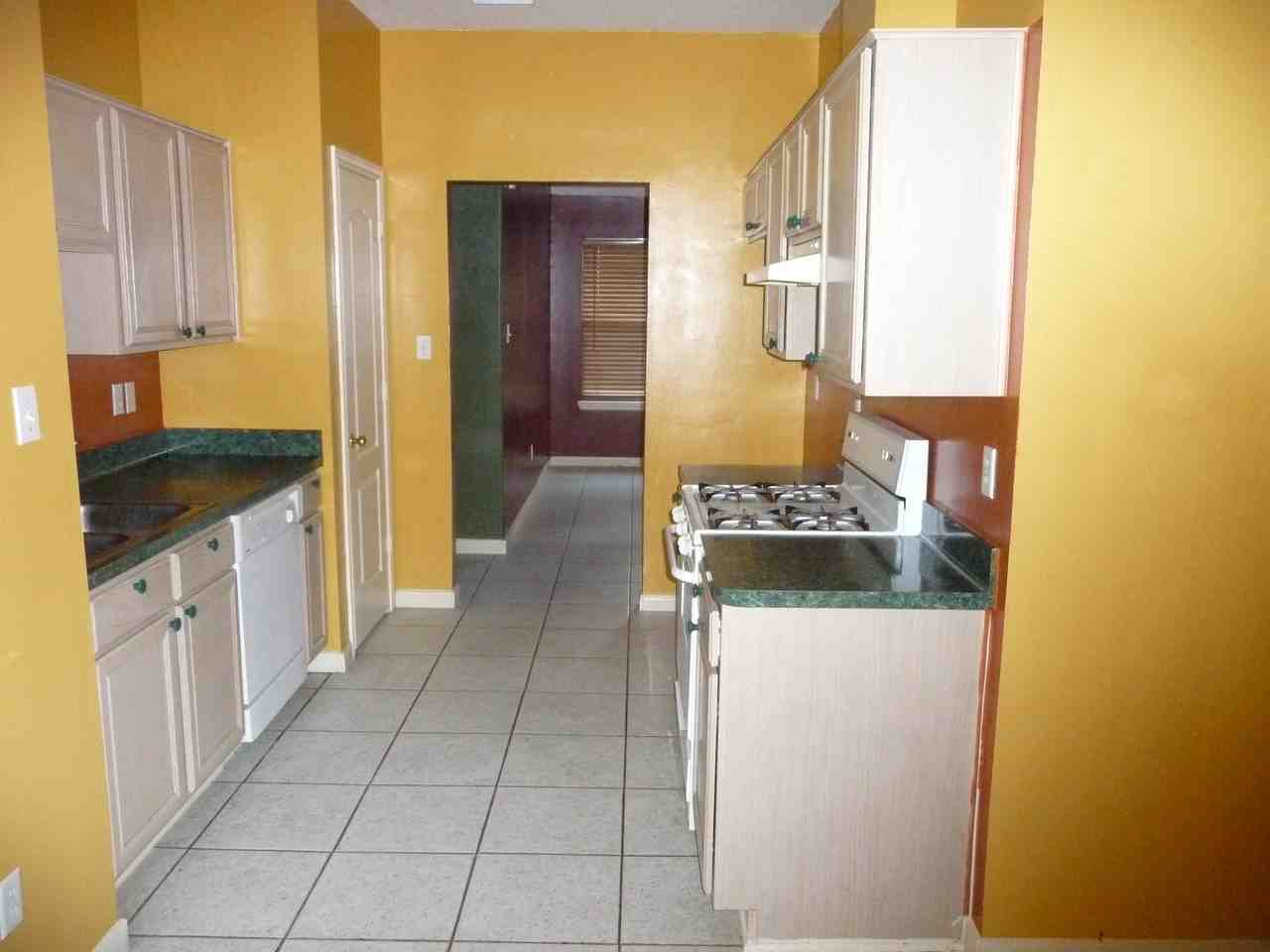 15419 Schumann Ln - Photo 2 of 14