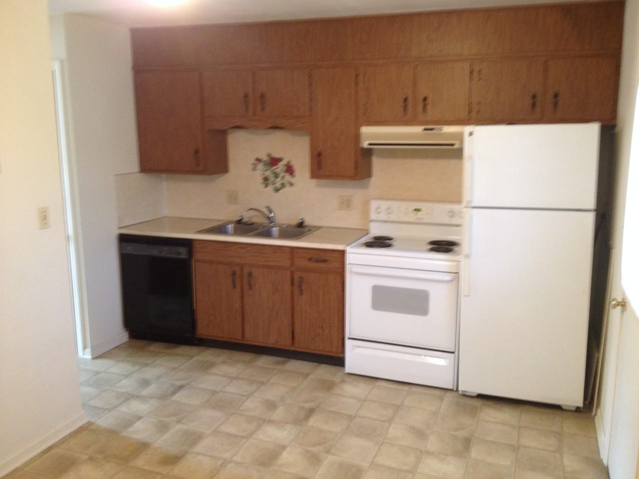 264 Colonial Dr - Photo 2 of 10