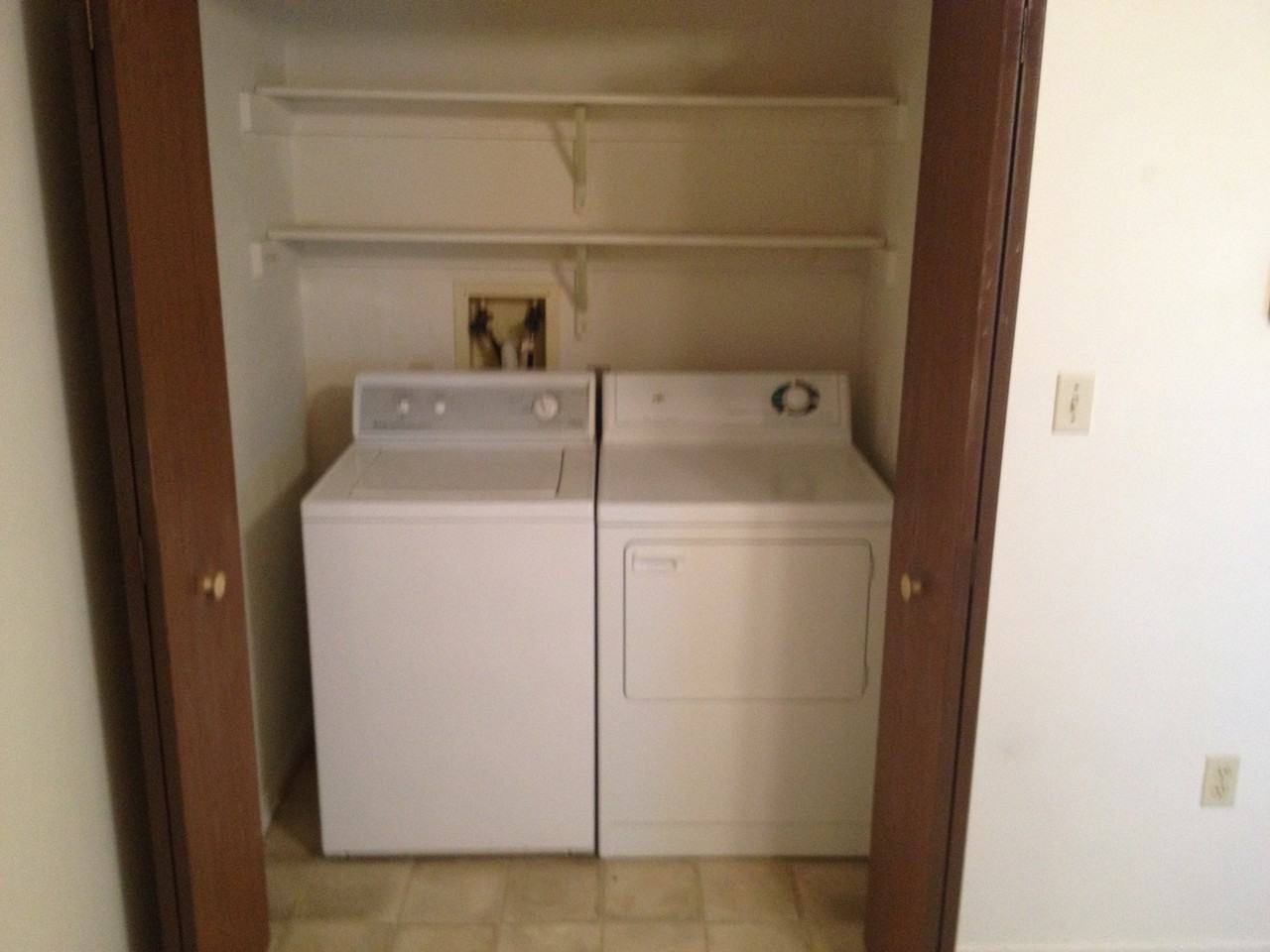 264 Colonial Dr - Photo 3 of 10