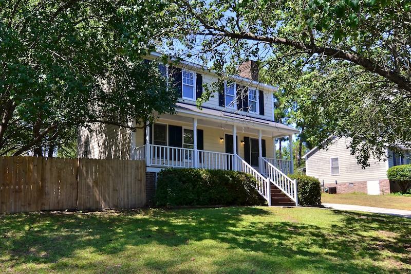 2705 Prince Charles Ct - Photo 2 of 32