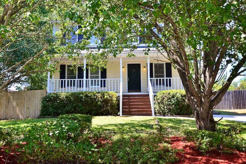 2705 Prince Charles Ct - Photo 3 of 32