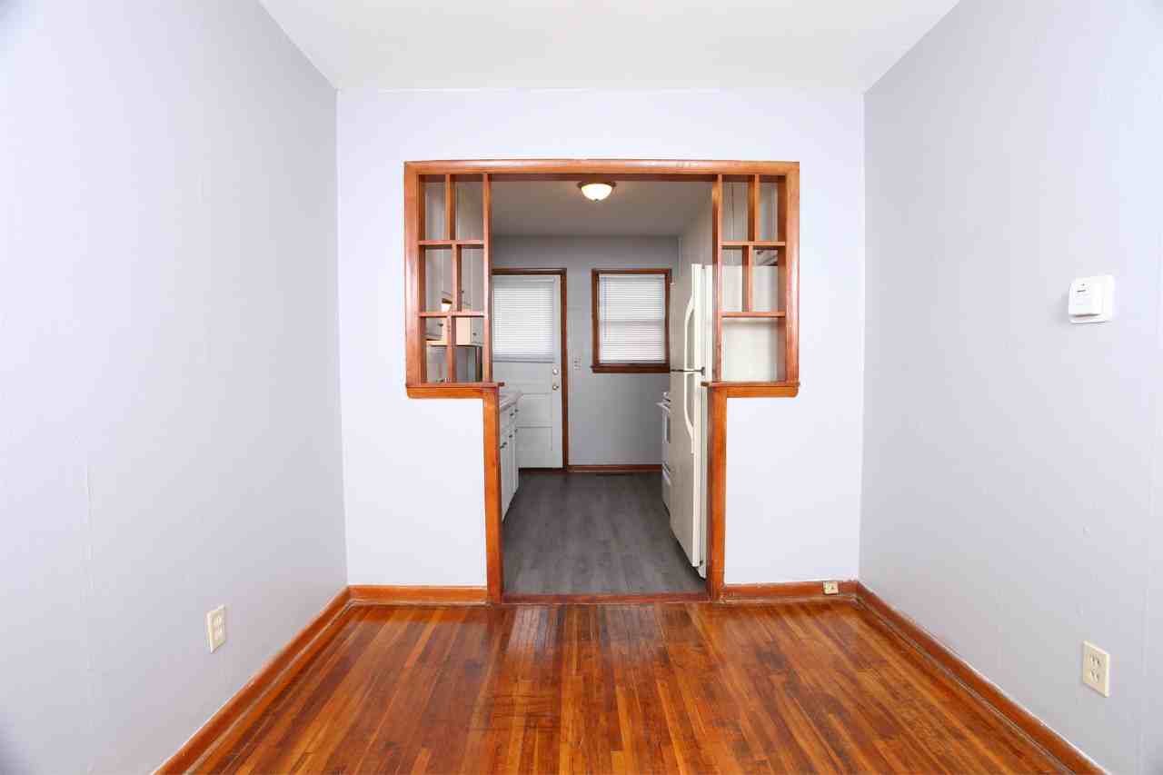 6501-6505 E. Lincoln St. - 6501 - Photo 3 of 9